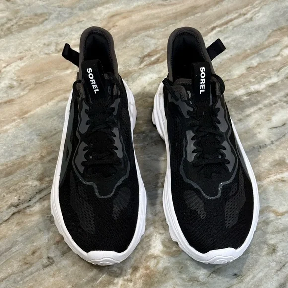 Women’s SOREL Kinetic Breakthru Day Lace Up sneakers- Black/white. Size 9.5 - Picture 3 of 10
